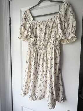 Women’s H&M Cream Floral Smocked Puff Sleeve Mini Dress BNWT